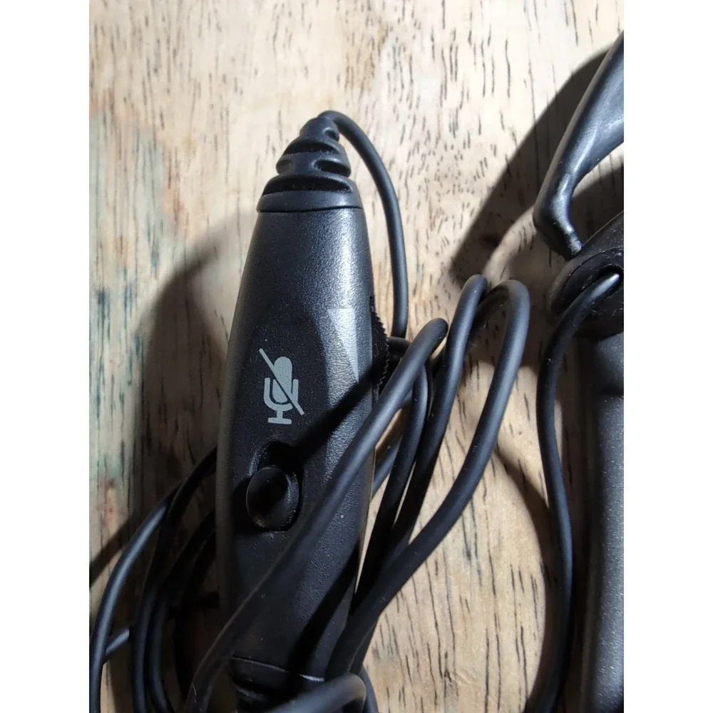 Pair Of Cordless Landline Headset Mics And Earpiece Plantronics‎ And Cv